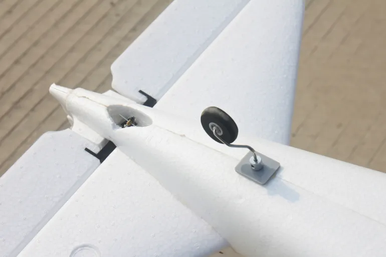 Dynam DC-3 Skybus White RC Warbird Plane 1500mm 59" Wingspan