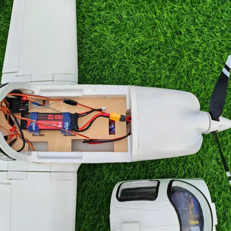 ✨🔄 Upgraded! Dynam Cirrus SR22 V3 Trainer 3S/4S White RC Scale Plane 1400mm Wingspan w/ Flaps