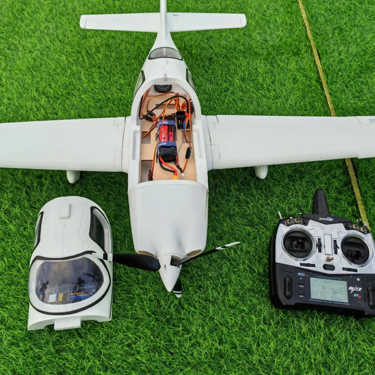 ✨🔄 Upgraded! Dynam Cirrus SR22 V3 Trainer 3S/4S White RC Scale Plane 1400mm Wingspan w/ Flaps