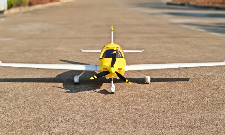 ✨🔄 Upgraded! Dynam Cirrus SR22 V3 Trainer 3S/4S Yellow RC Beginner Scale Plane 1.4m w/ Flaps
