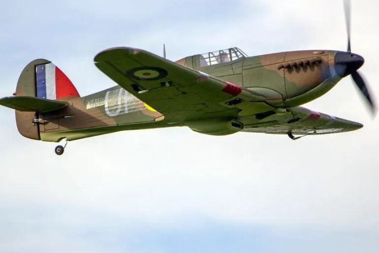 ✨🔄 Upgraded! Dynam Hawker Hurricane V3 4S RC Warbird Plane 1250mm w/ Flaps